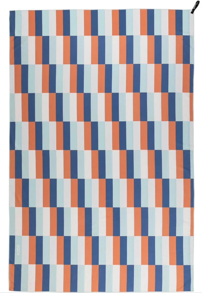 Strandtuch von KOOR mit Streifenmuster in Blau, Orange und Weiss